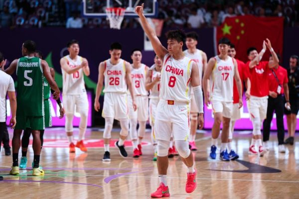 51我也要配资 正好侃球丨从20年前的大胜到现在的险胜 中国男篮“好歹”取得了开门红